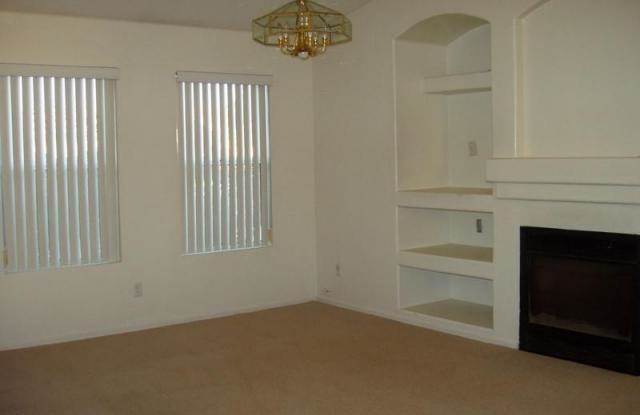 8541 W DAHLIA Drive Gallery 3