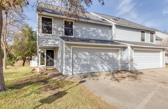 687 Cimarron Trail - 687 Cimarron Trail, Irving, TX 75063