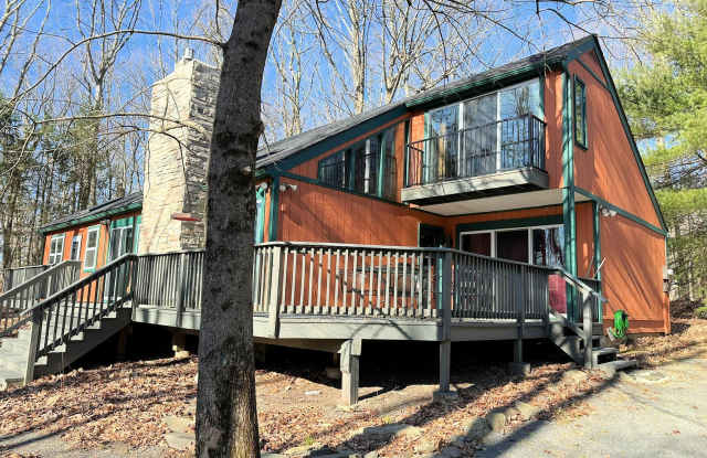 402 Canoebrook Drive Gallery 2