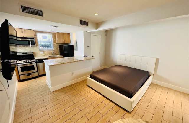 7504 NE 6th Ct Gallery 2