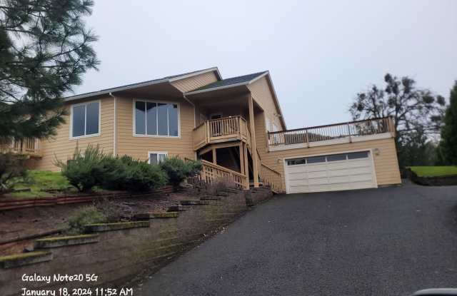 Stunning Views from this Hilltop Home in Ashland Oregon, 2,812 Sq Ft. photos photos