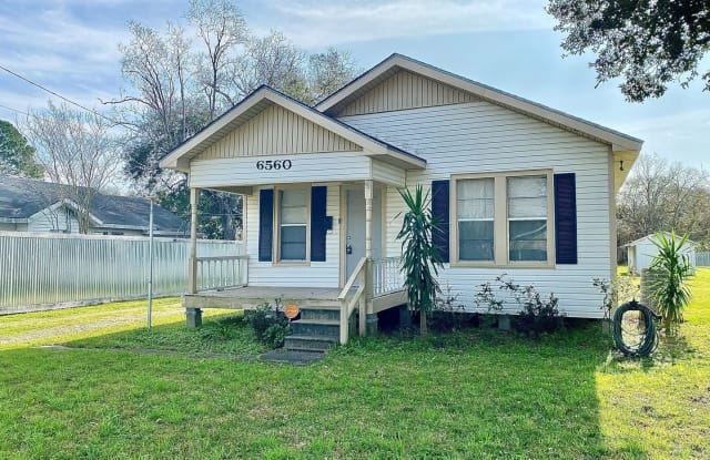 6560 Howe Street - 6560 Howe Street, Groves, TX 77619