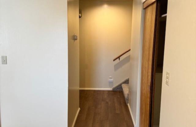 1120 W. Story Gallery 2
