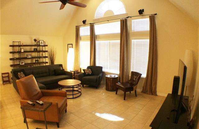 4353 Peregrine Way Gallery 4