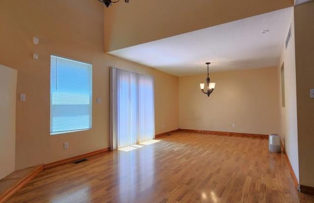 Beautiful 3BR, 3.5BTH 1/2 duplex in west Topeka, Washburn Rural Schools Gallery 3