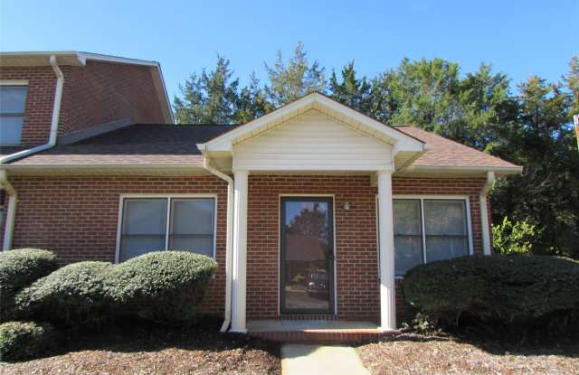 102 Brandywine Drive NE unit: D6 - 102 Brandywine Drive Northeast, Conover, NC 28613