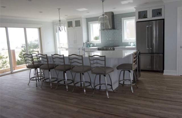 561 Dune Road Gallery 3