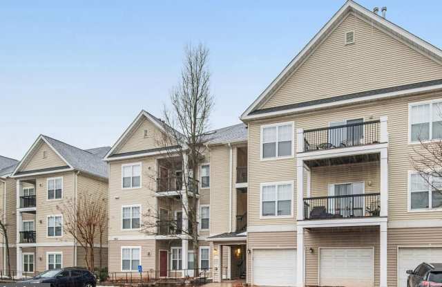 5124 BRITTNEY ELYSE Circle unit: G photos photos