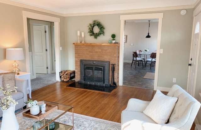 Adorable cottage in the Columbia Neighborhood photos photos