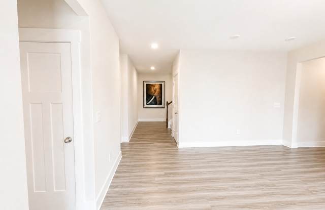 404 Cattail Hollow Way Gallery 3