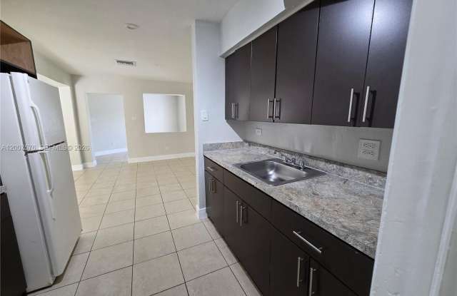 2348 NW 15th St photos photos