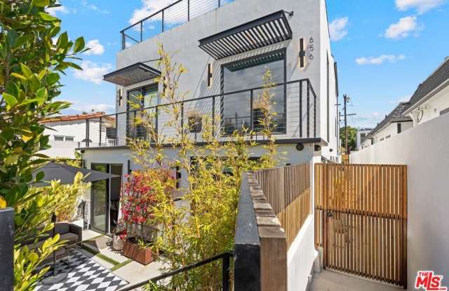 656 California Ave photos photos