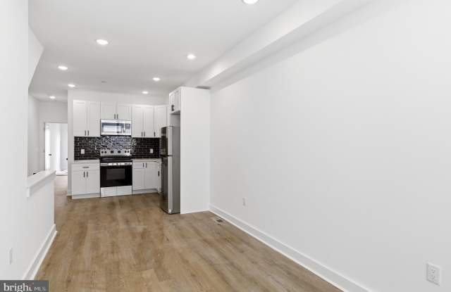 2146 N FRANKLIN Street unit: 1 photos photos