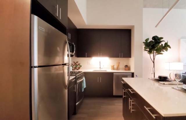 1322 S Wabash Gallery 3