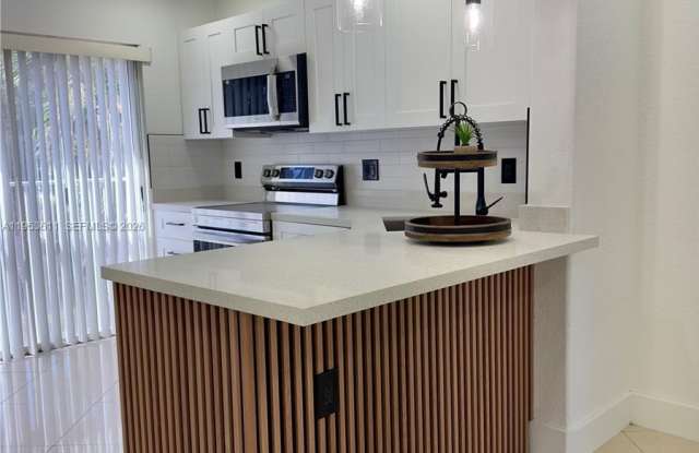 5655 NW 109th Ave photos photos