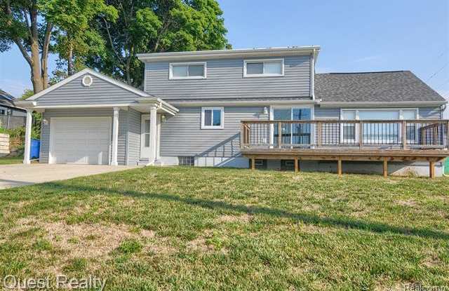 1652 Union Lake Road Gallery 2