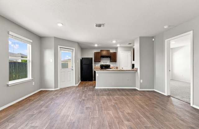 8111 Autares Sq Gallery 3