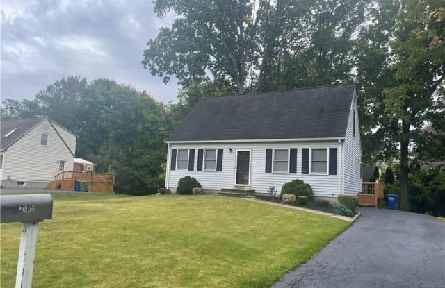 209 Pine Lane Extension - 209 Pine Lane Ext, Hartford County, CT 06095