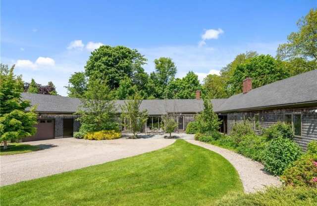 4 Alpond Drive - 4 Alpond Drive, Newport, RI 02840