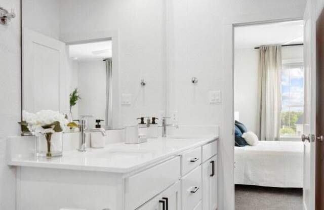 25532 Two Creeks Gallery 3