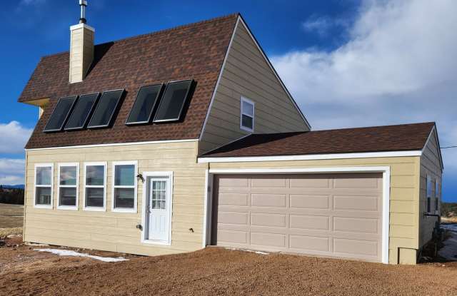 3 BED, 3 BATH, 2 CAR GARAGE-ALL NEW INTERIOR-AWESOME VIEWS - 471 County Road 25, Teller County, CO 80863