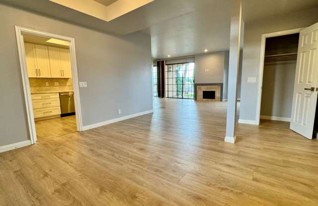 Renovated Top-Floor 2BR/2BA Condo Near Ventura Blvd Gallery 4