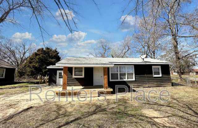 413 North Oseuma Avenue - 413 North Oseuma Avenue, Claremore, OK 74017