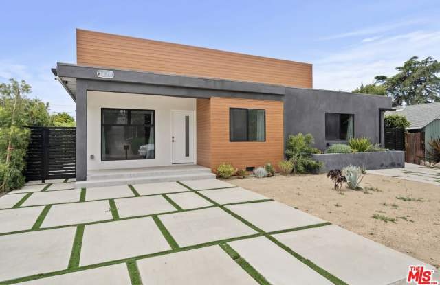 3629 Corinth Ave - 3629 Corinth Avenue, Los Angeles, CA 90066