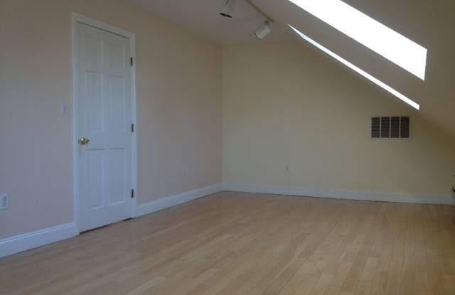 34 Channing St. Gallery 4