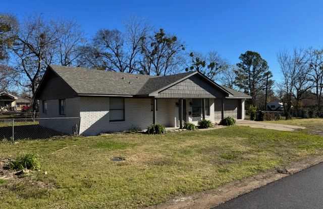 201 York Street - 201 York Street, Wills Point, TX 75169