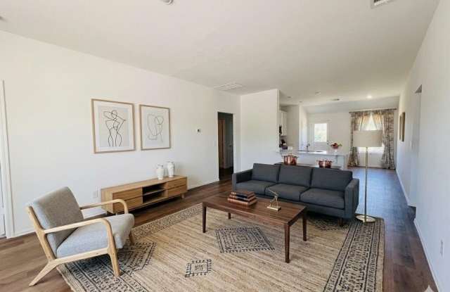 604 Hillsboro Drive Gallery 3
