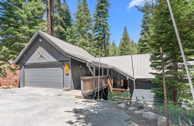 New to the Rental Market! FURNISHED Custom 3 Bdrm Hm w/Garage photos photos