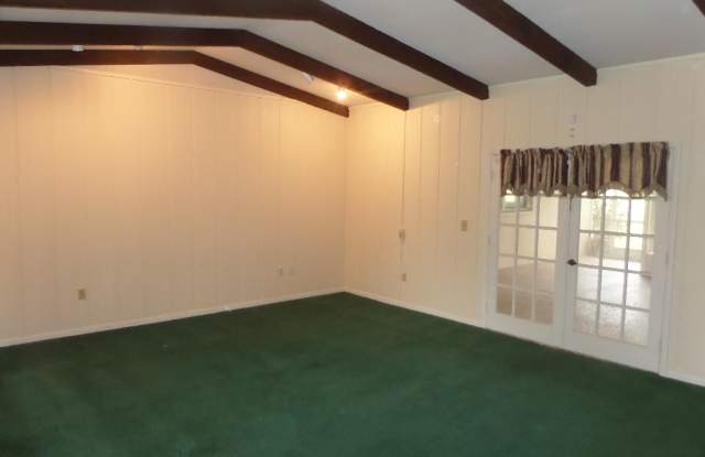 20 North Country Club Drive Gallery 2