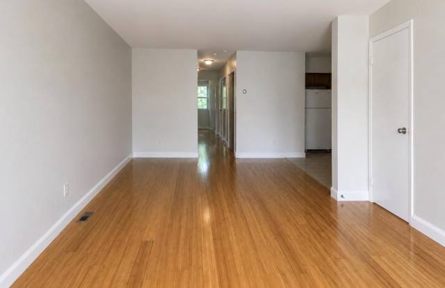 8828 COTTAGE Street Gallery 2