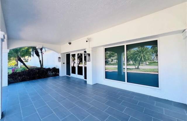 1200 Gulf Shore Blvd N unit: 404 photos photos