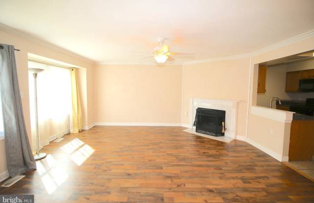 12173 SALEMTOWN DRIVE Gallery 3
