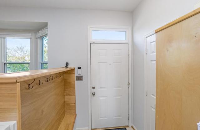 5854 WATERMARK CIRCLE Gallery 3