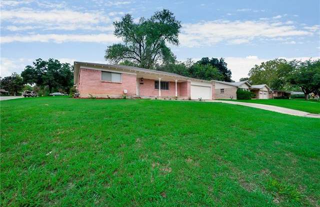 5528 Westcreek Drive Gallery 2