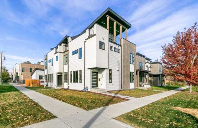 Beautiful 4 bedroom 3 bathroom property in Jefferson Park Denver - 4000 Quivas Street, Denver, CO 80211