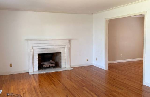 Large 3 bedroom 2.5 bathroom home Gallery 4
