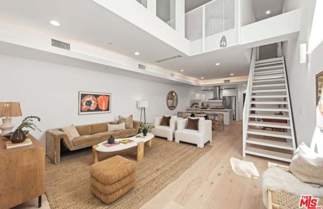 1140 N Formosa Ave - 1140 North Formosa Avenue, West Hollywood, CA 90046