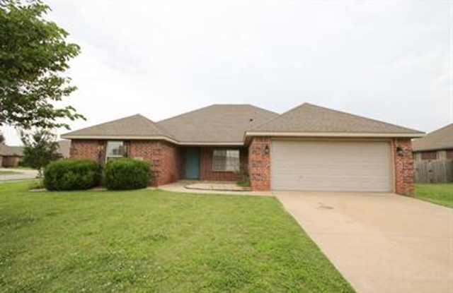 Come home in desirable Centerton neighborhood! - 401 Novarra Drive, Centerton, AR 72719