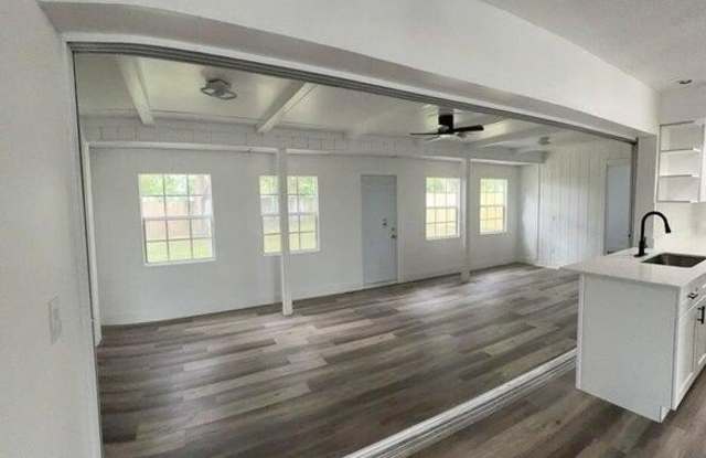 402 NE Armory Circle Gallery 4
