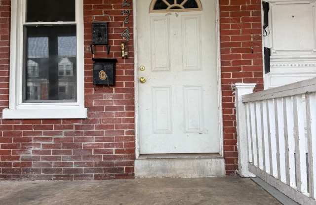 Student Housing -- 6 Bedroom Townhome by York College Gallery 3