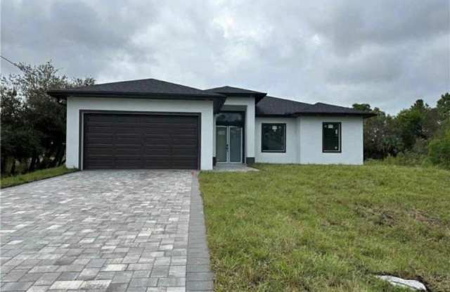 1236 Damen Street E photos photos