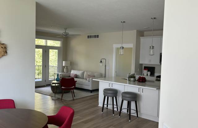 2247 Watertown Way Gallery 2