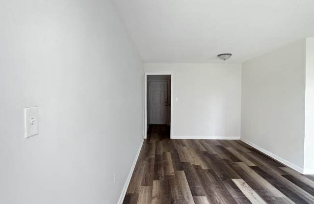 2400 Goodwin Avenue - Building 2 Gallery 2