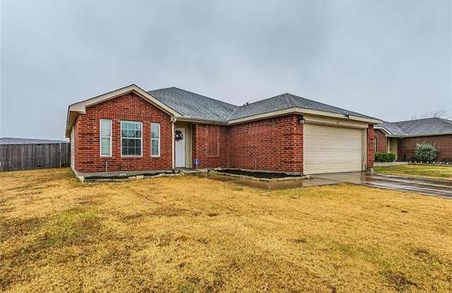 921 Mckavett Drive - 921 Mckavett Dr, Burleson, TX 76028