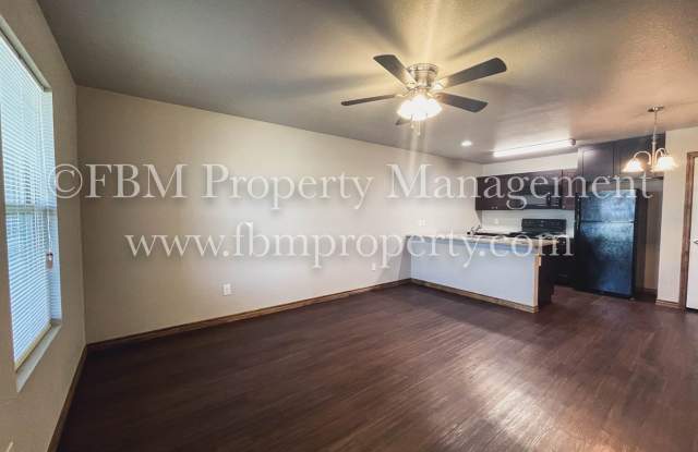 460 Clark St - Beautiful 2 Bedroom, 2 Bathroom Home in Italy, TX! Gallery 2
