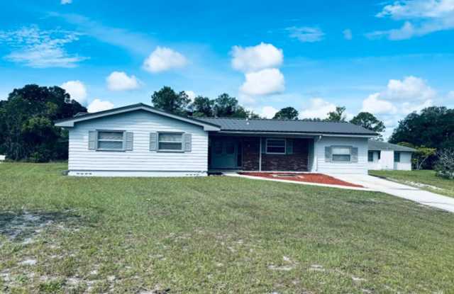 4 Bedroom 2 bath with Fireplace on a corner lot photos photos
